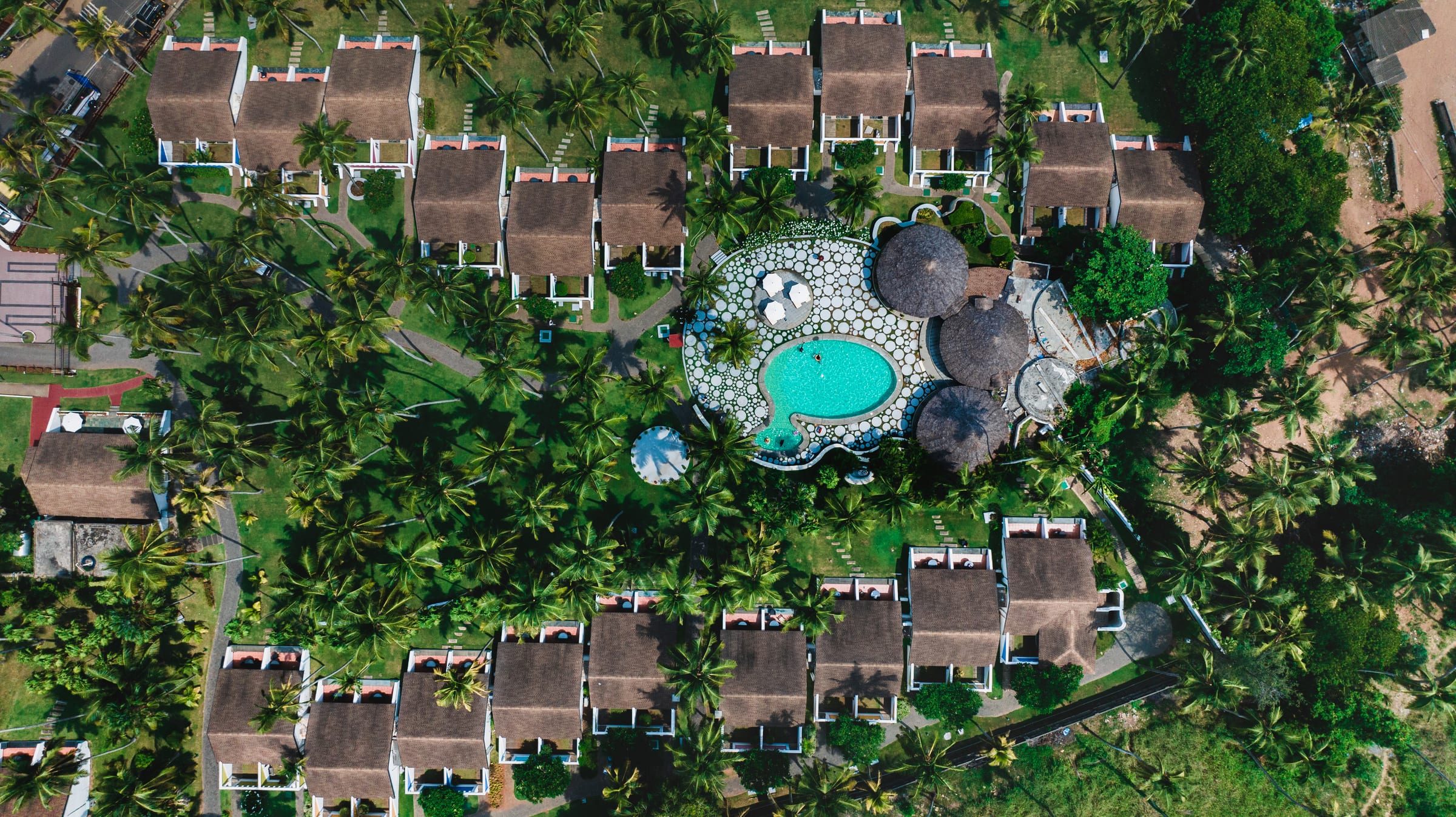 Leela Raviz Kovalam — garden setting